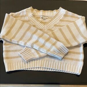 American Eagle Outfitters Cream and Tan Cropped V-Neck Sweater